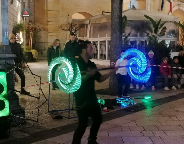 Animazione Matrimoni Listing Category Spettacoli e performance luminosi a led